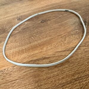 Scunci white thin headband